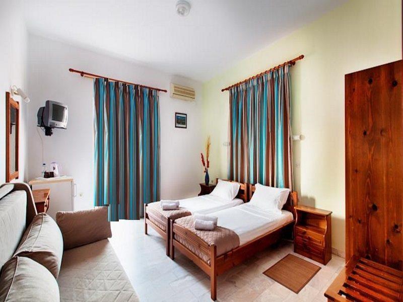 Revekka Rooms Kíssamos Exterior foto