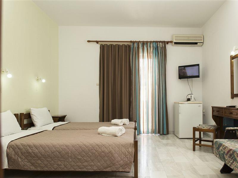 Revekka Rooms Kíssamos Exterior foto