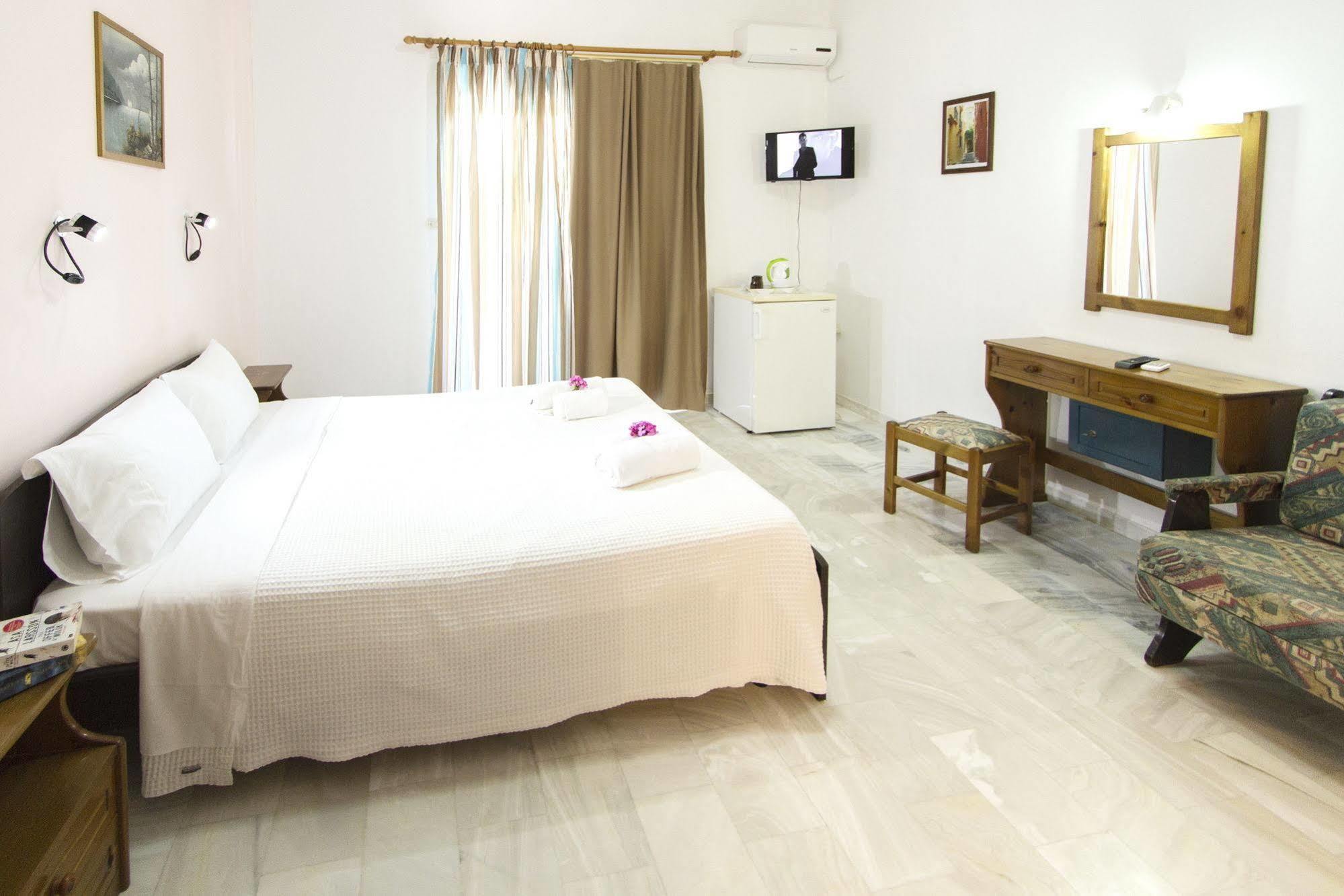 Revekka Rooms Kíssamos Exterior foto