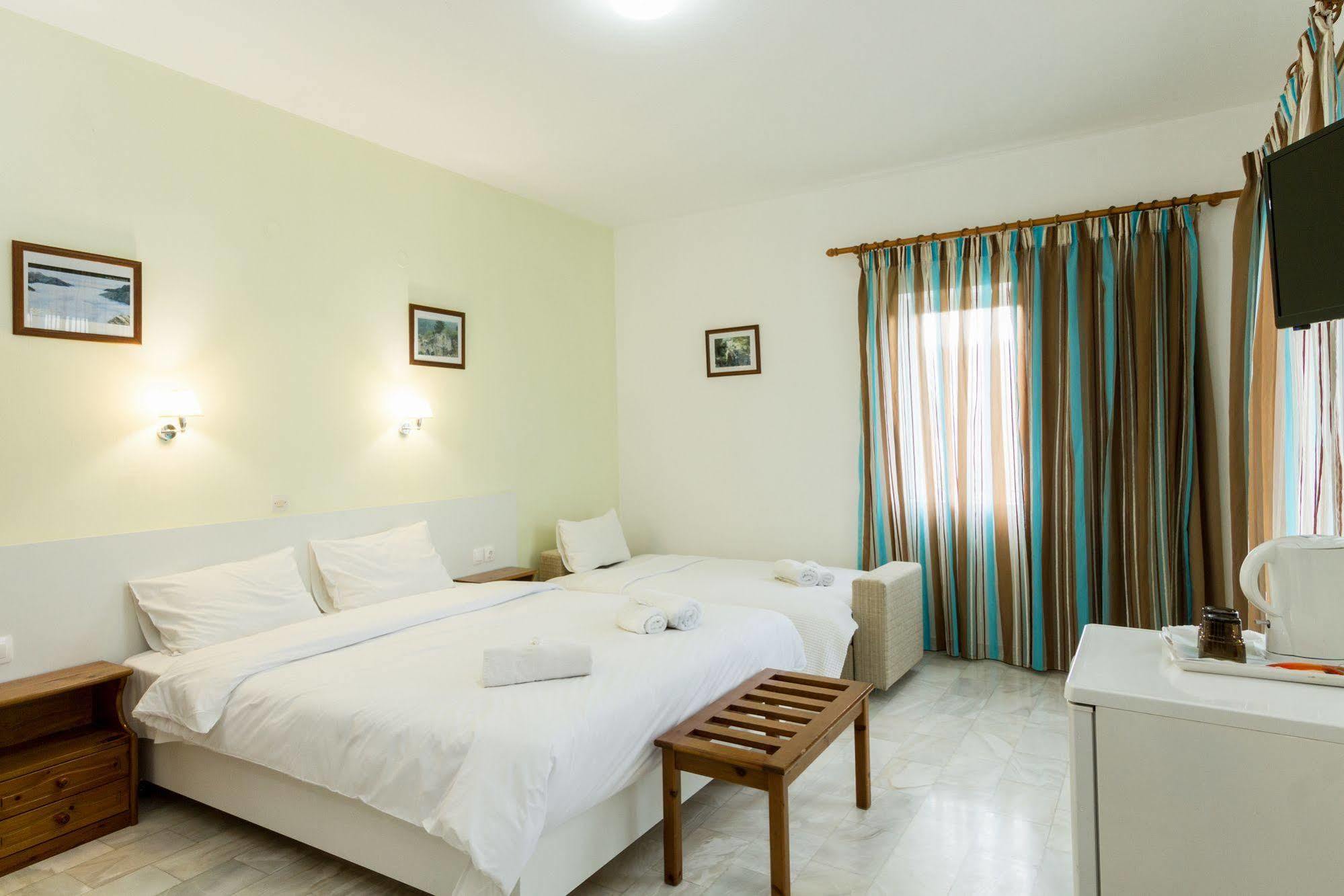 Revekka Rooms Kíssamos Exterior foto