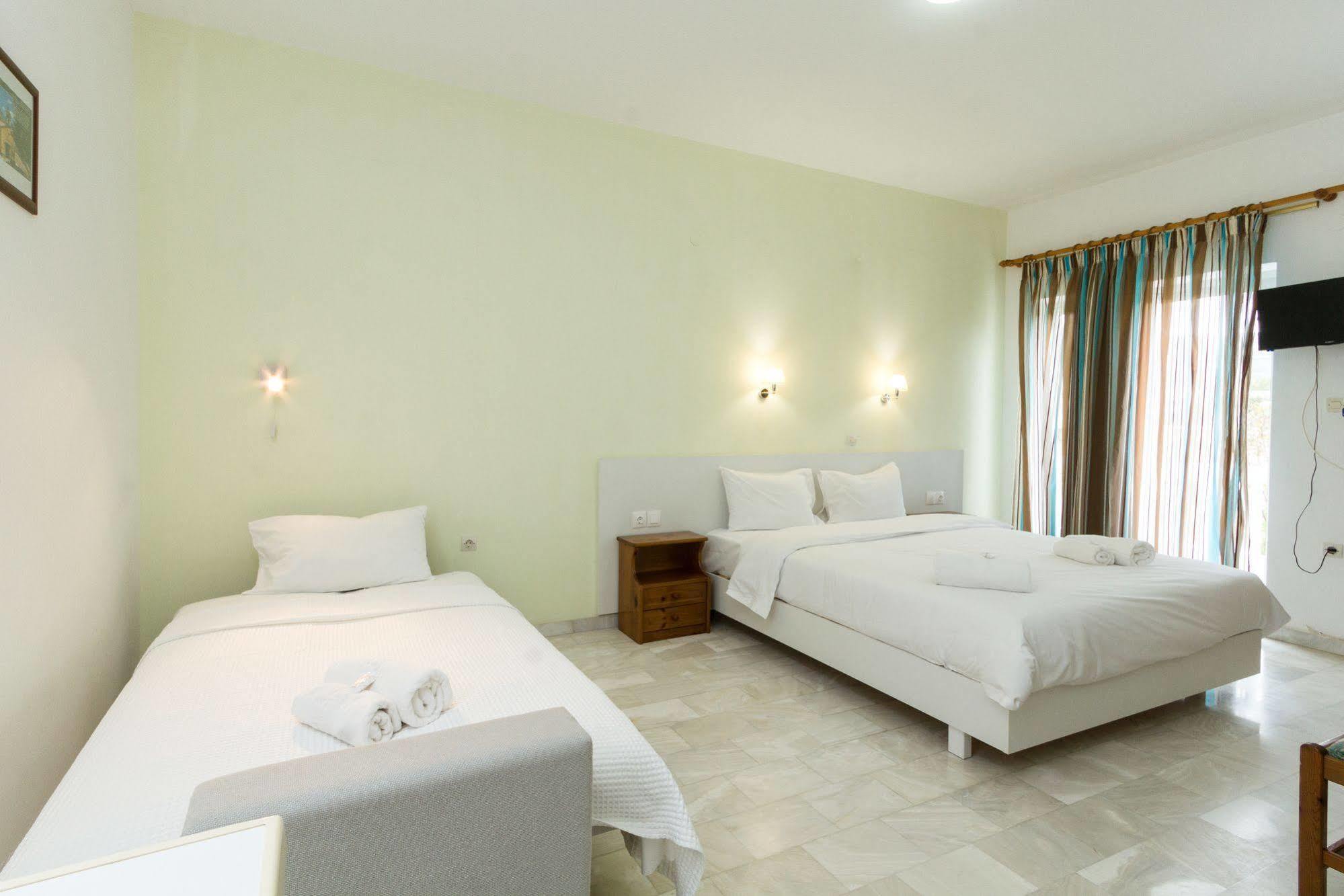 Revekka Rooms Kíssamos Exterior foto